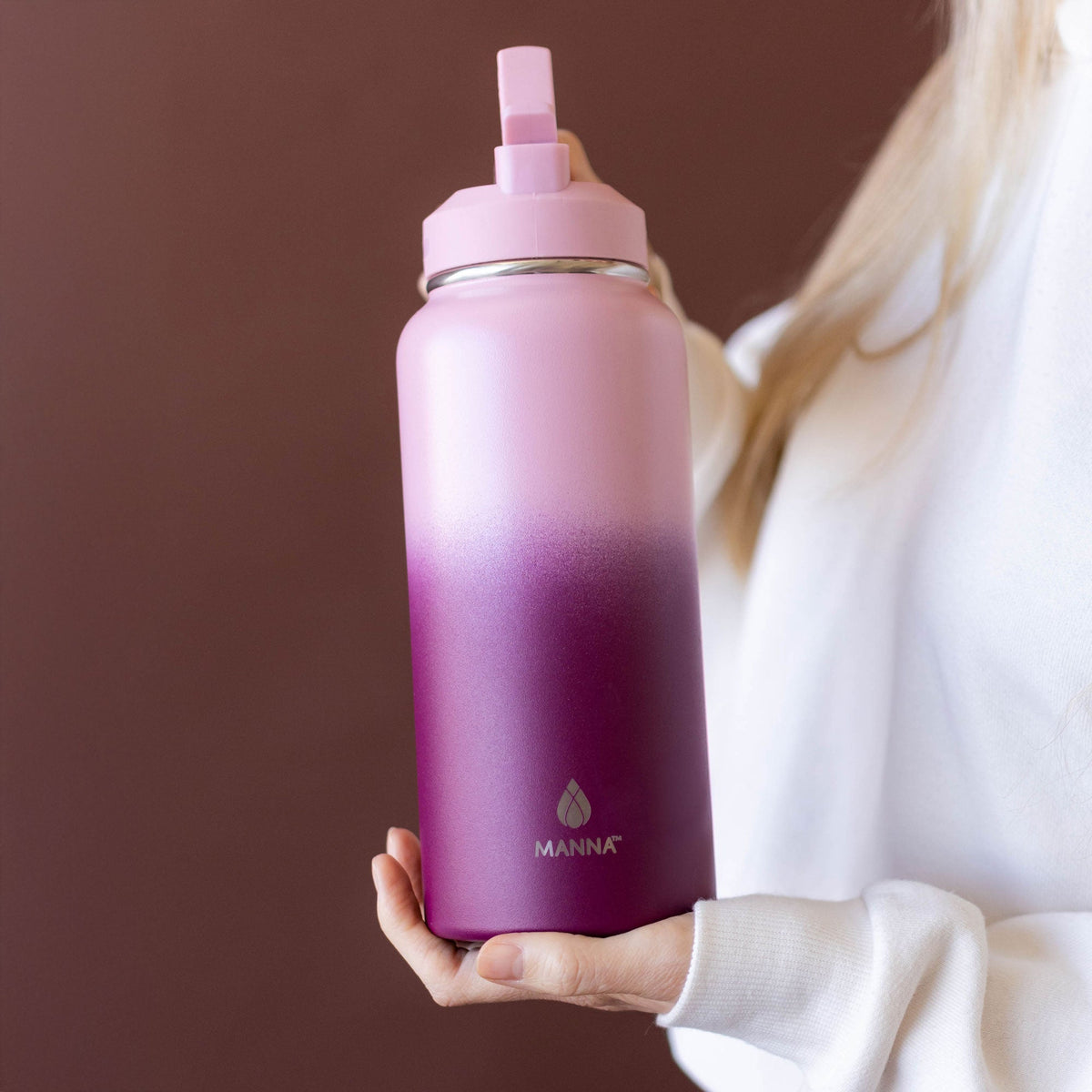32-oz-powel-bottle-r9 32_Manna_Website_Lifestyles-2.jpg