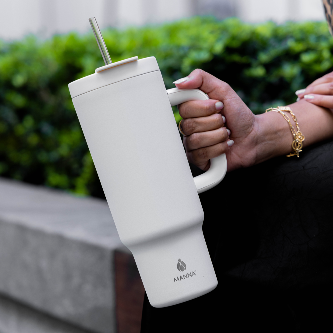 40-oz-leisure-tumbler-q5 Core_Home_Manna_Lifestyle_AUG_13-38.png